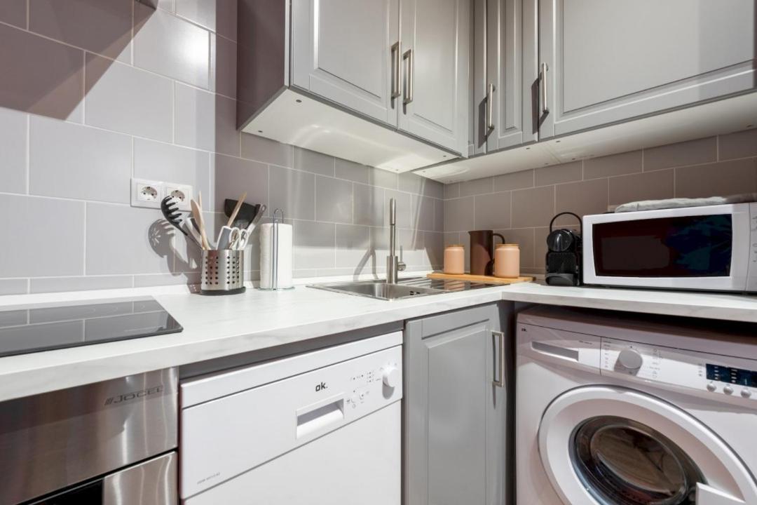 3 Bedrooms 1 Bathroom Furnished - Lavapies- Mintystay Madrid Eksteriør bilde